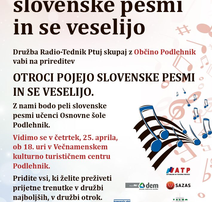Otroci pojejo slovenske pesmi in se veselijo